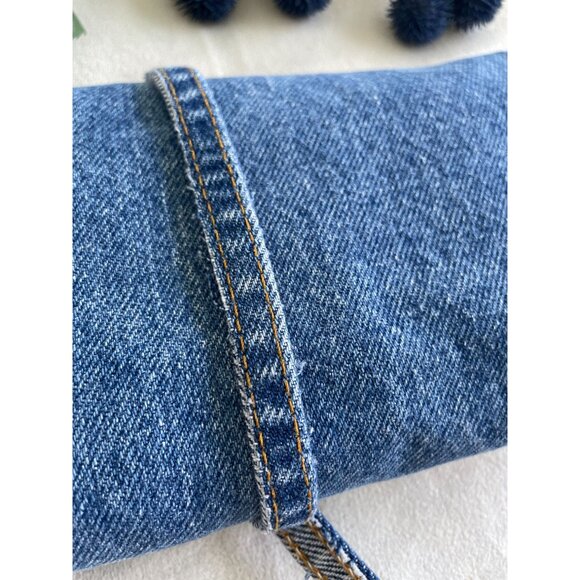 Vintage Denim Makeup Organizer Bag With 4 Makeup Brush Holder Wrap-Around Strap - Picture 5 of 12